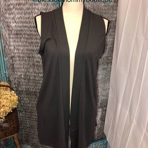 COPY - Sleeveless Cardigan w/pockets